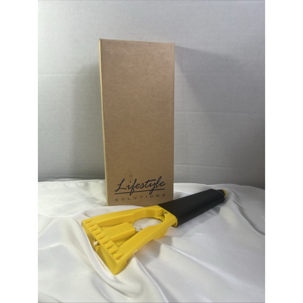 Vinatge Avon 1996 Multi-Function Ice Scraper Tire Pressure Gauge New In Box‎